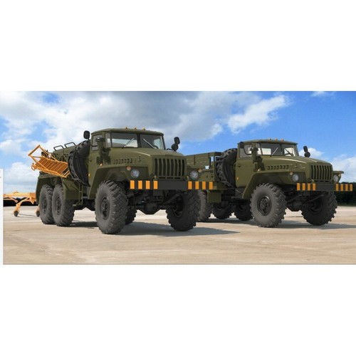 Zimi model 80159 - 1/48, ural